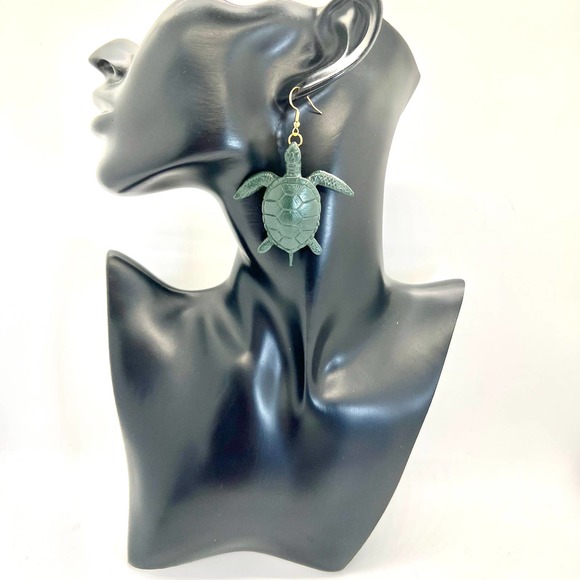 Sea Turtle Earrings - Ocean Earrings - Zoo Earrings - Teacher Earrings - Beach - Picture 2 of 7